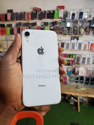 Apple iPhone XR 64 GB White