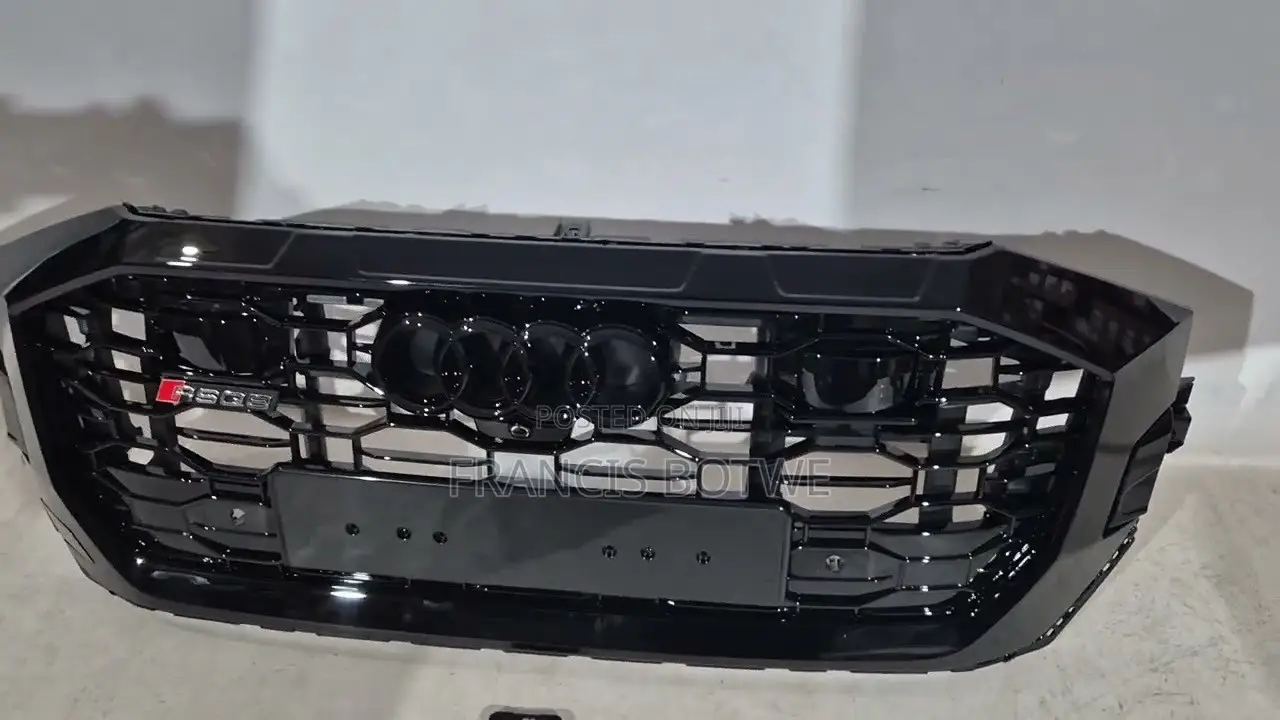 Audi Q8 Bumper 2023 and Headlights
