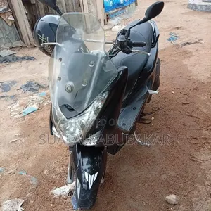 Yamaha Majesty 2025 Black