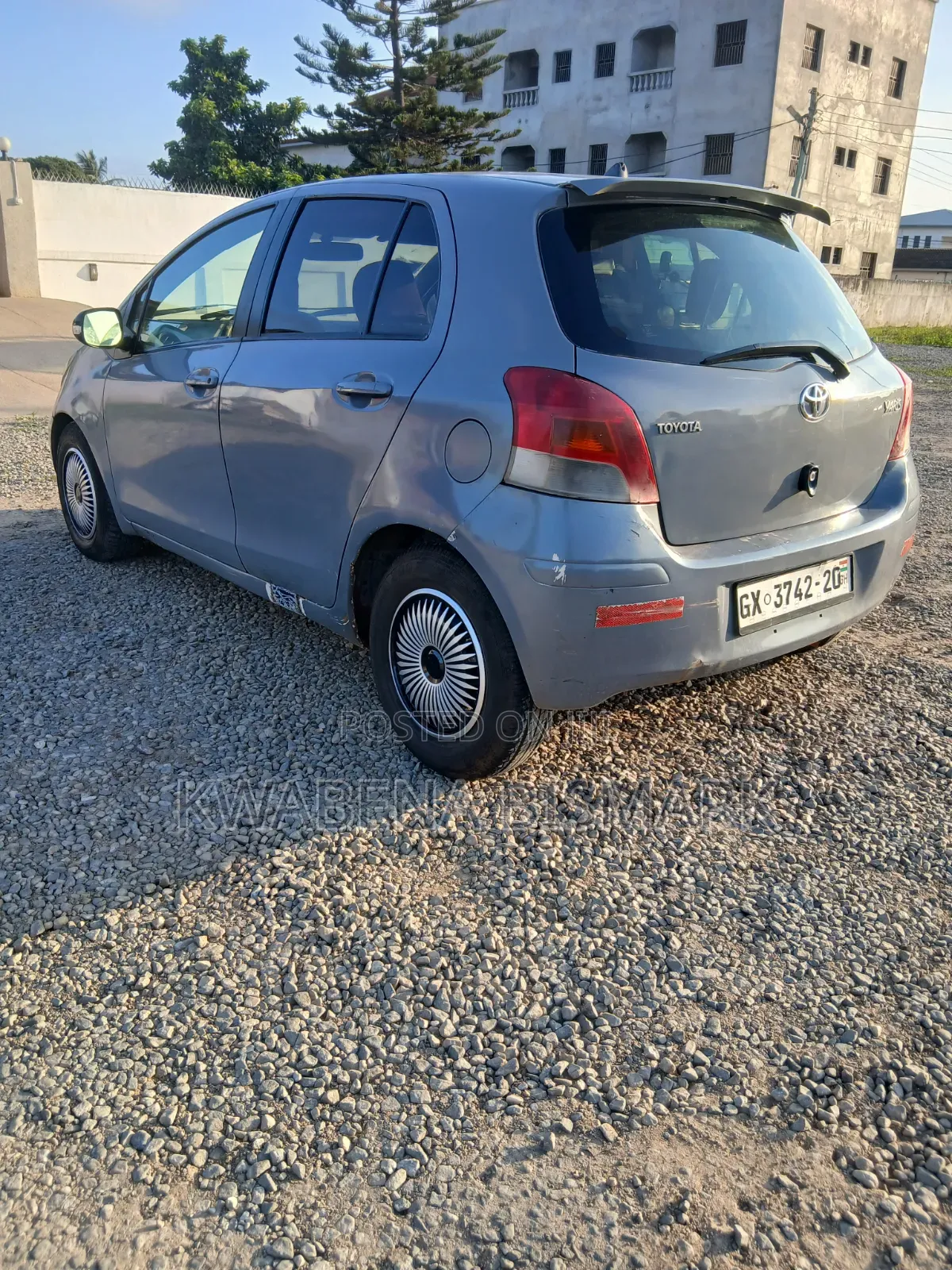 Toyota Vitz 2010 Gray
