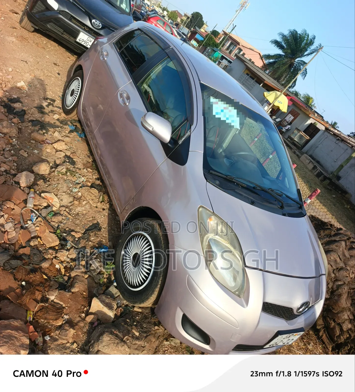Toyota Vitz 2010 Silver