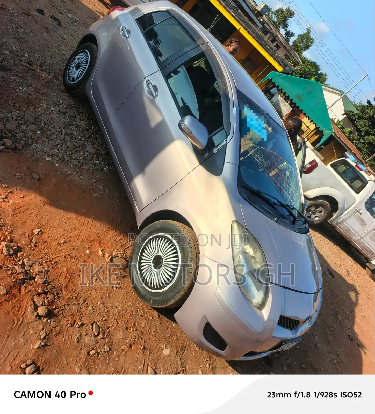 Toyota Vitz 2010 Silver