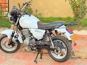 New Honda CB 2025 White
