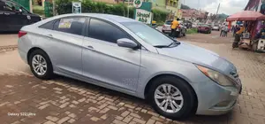 Hyundai Sonata SE 2.0T Sedan FWD (2.0L 4cyl 6A) 2013 Silver