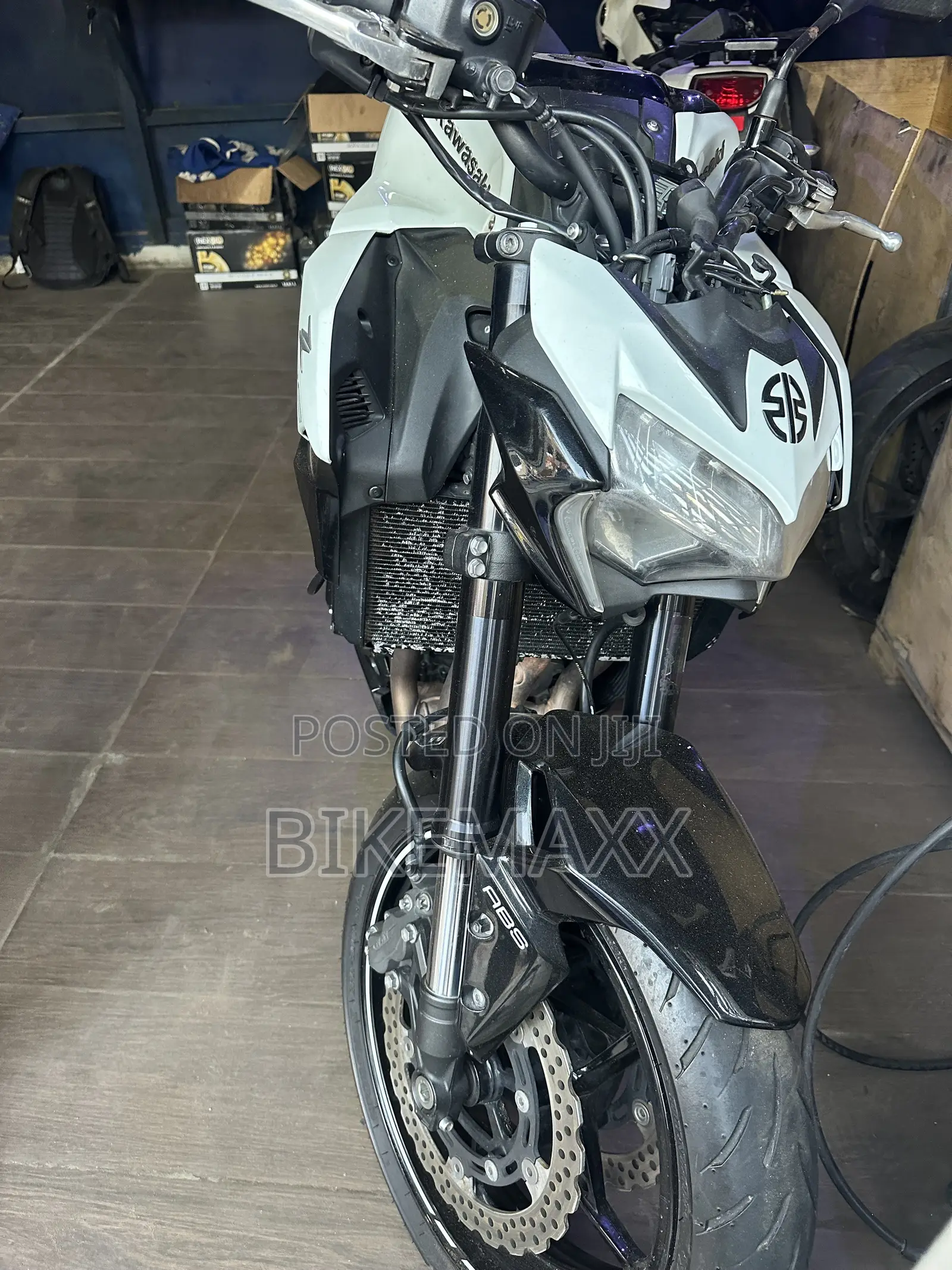Kawasaki Z900 2022 White