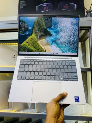 New Laptop HP EliteBook 8 G1i 32GB Intel Core Ultra 5 SSD 512GB