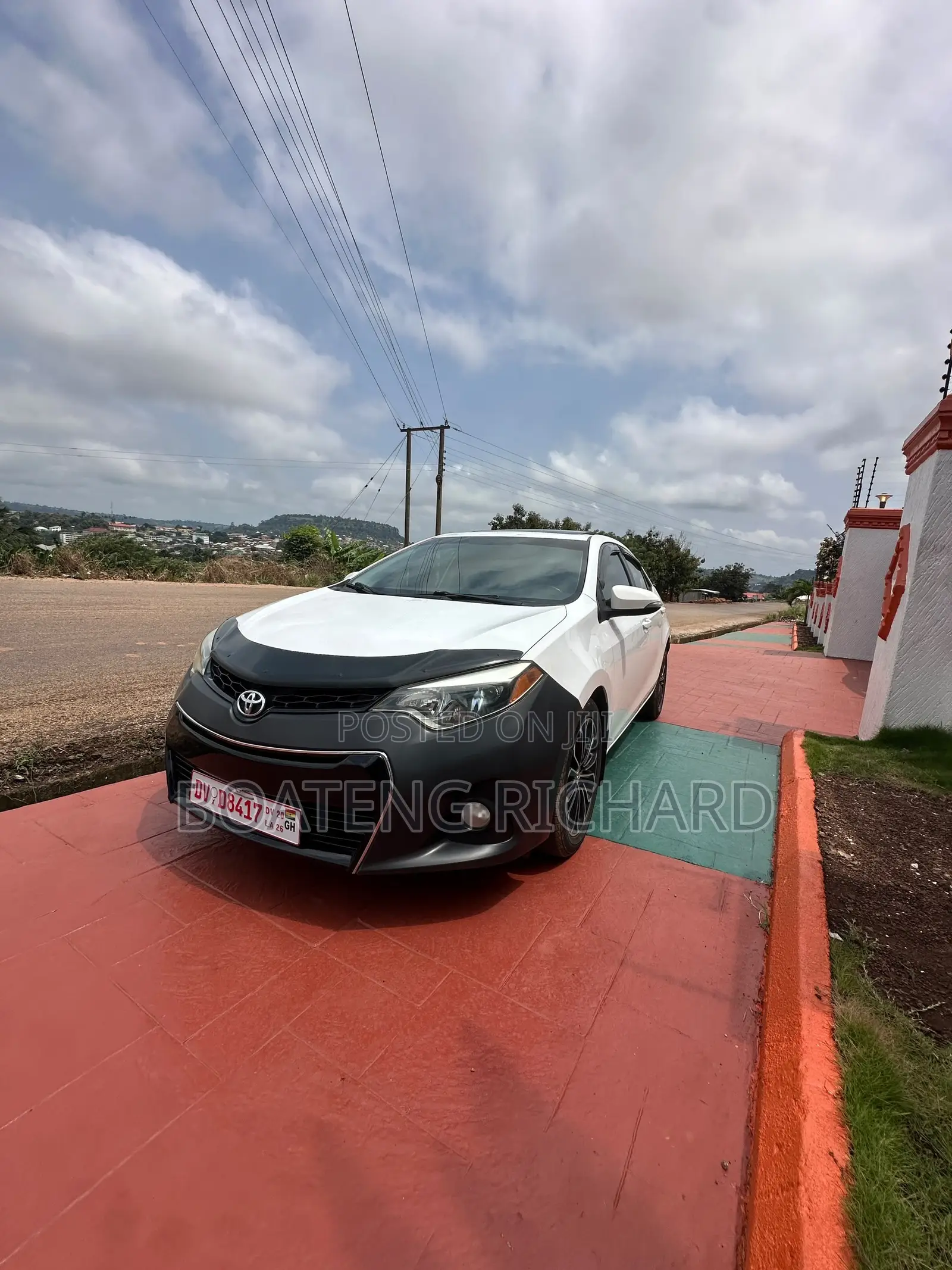 Toyota Corolla S w/Special Edition Pkg (1.8L 4cyl CVT) 2016 White