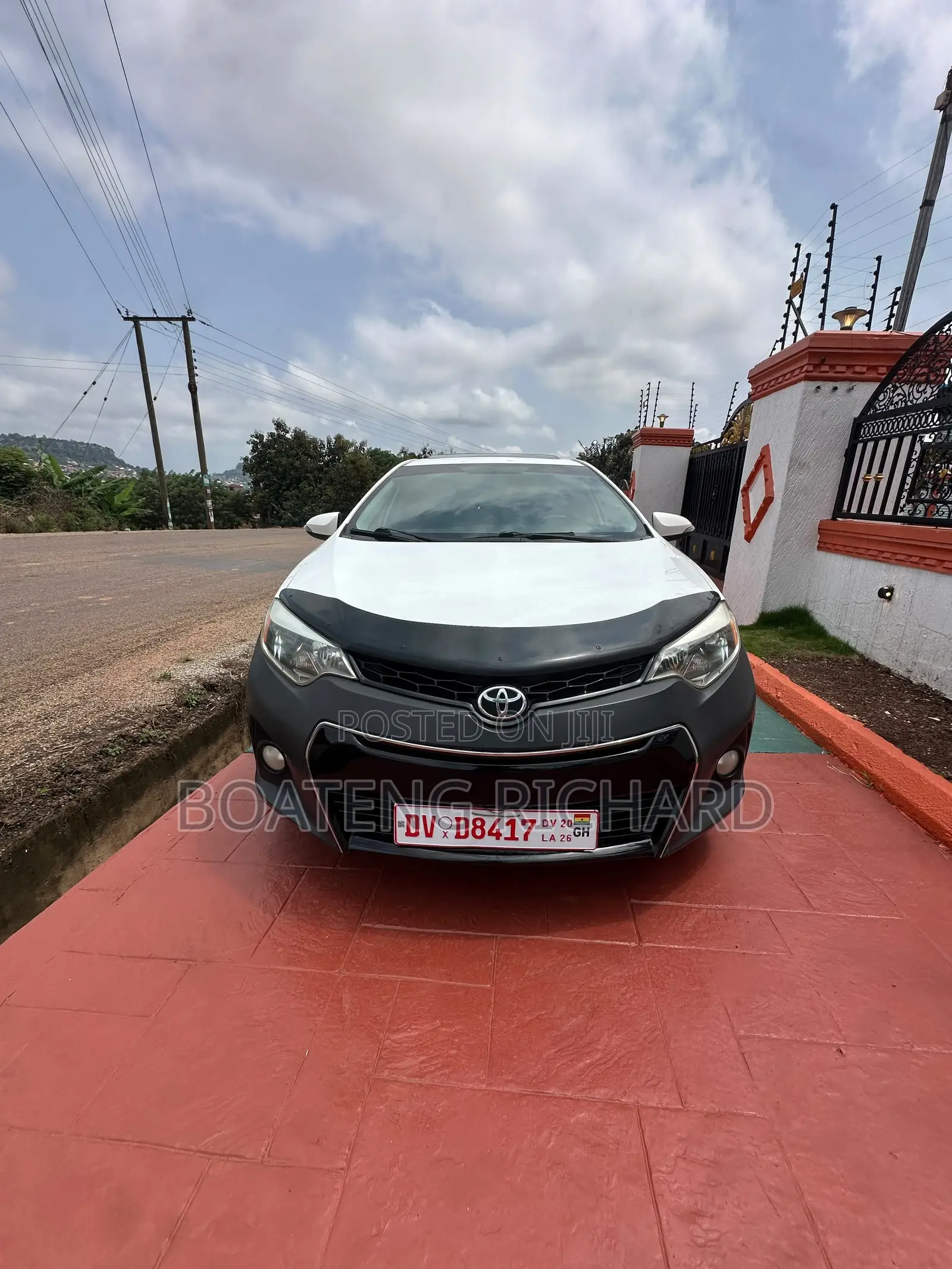 Toyota Corolla S w/Special Edition Pkg (1.8L 4cyl CVT) 2016 White