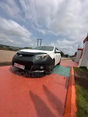 Toyota Corolla S w/Special Edition Pkg (1.8L 4cyl CVT) 2016 White
