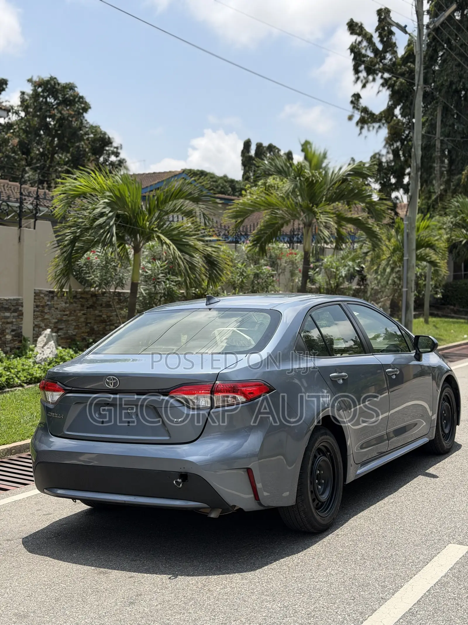 Toyota Corolla LE 2020 Blue
