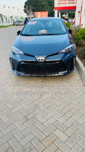 Toyota Corolla LE (1.8L 4cyl 2A) 2018 Gray