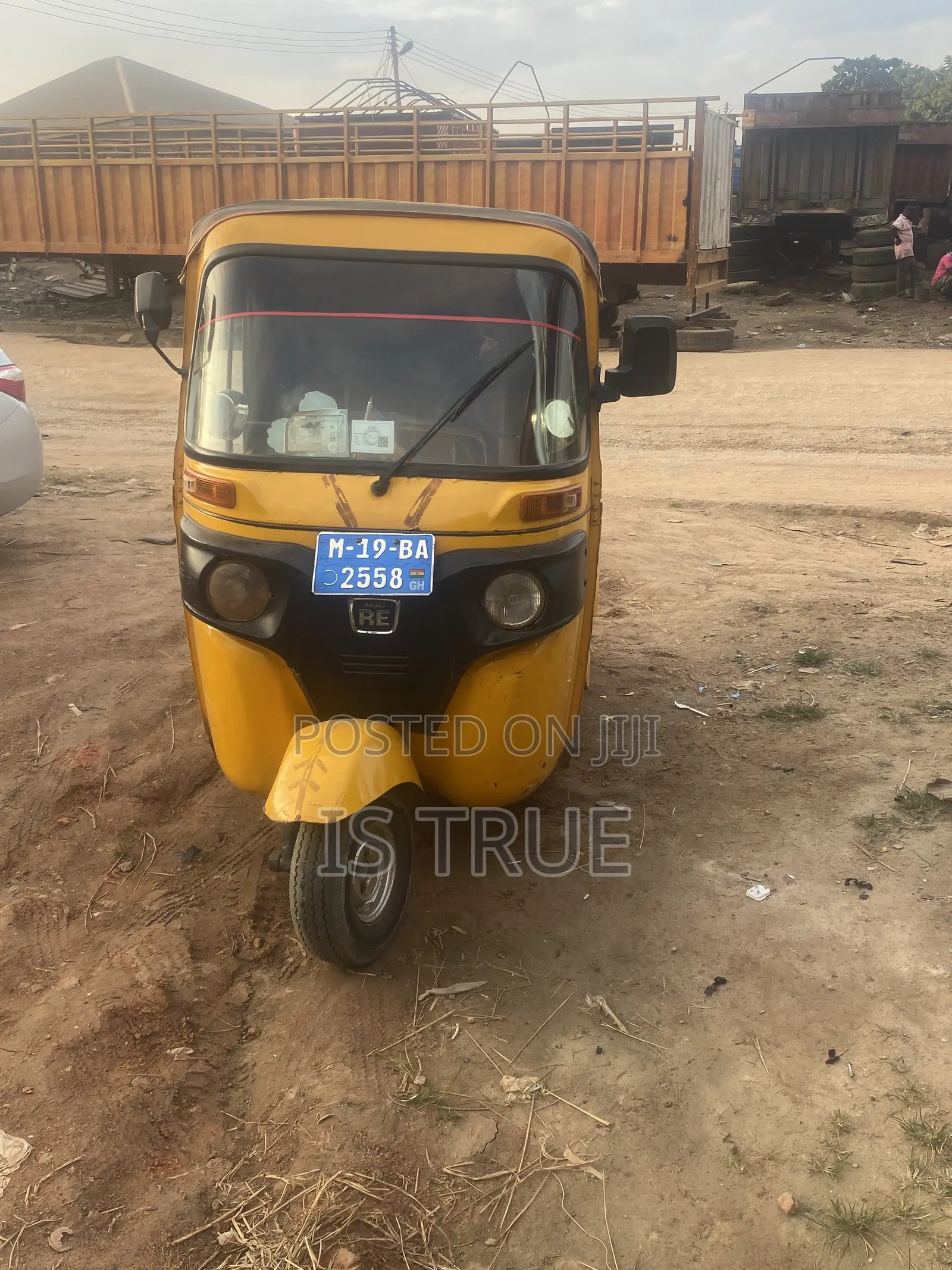 Bajaj RE 2019 Yellow