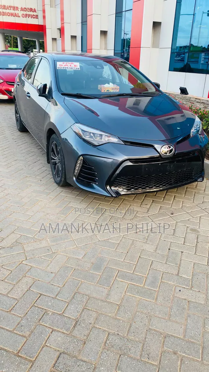 Toyota Corolla LE (1.8L 4cyl 2A) 2018 Gray