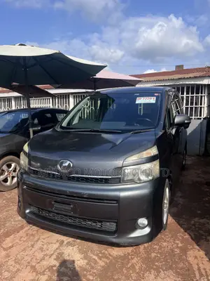 Toyota Voxy X L Edition 2WD 8-Seater 2012 Gray