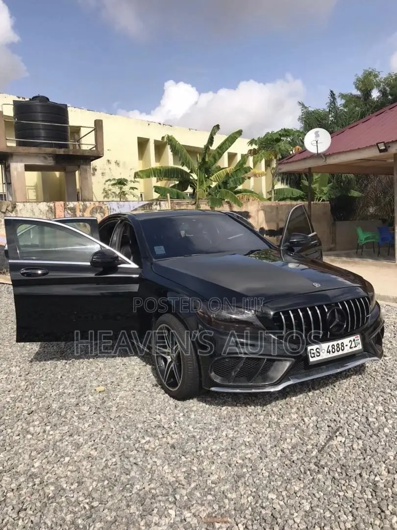 Mercedes-Benz C300 2016 Black