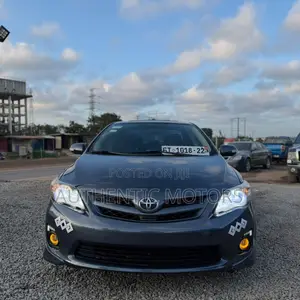 Toyota Corolla S 4dr Sedan (1.8L 4cyl 4A) 2013 Gray