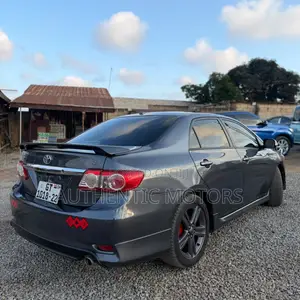 Toyota Corolla S 4dr Sedan (1.8L 4cyl 4A) 2013 Gray