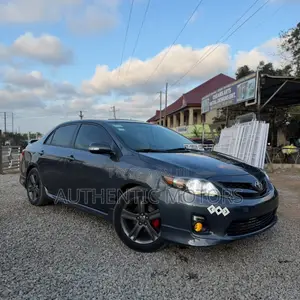 Toyota Corolla S 4dr Sedan (1.8L 4cyl 4A) 2013 Gray