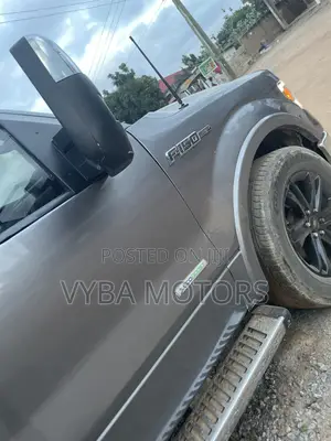 Ford F-150 Lariat 2012 Gray
