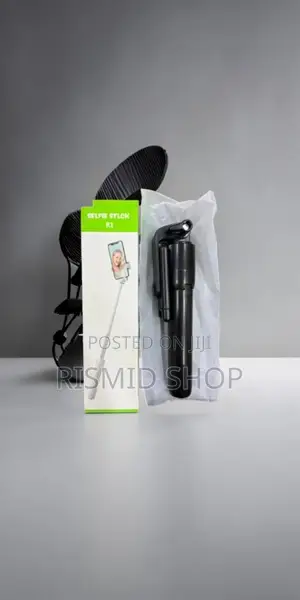 R1 Multifunctional Selfie Stick