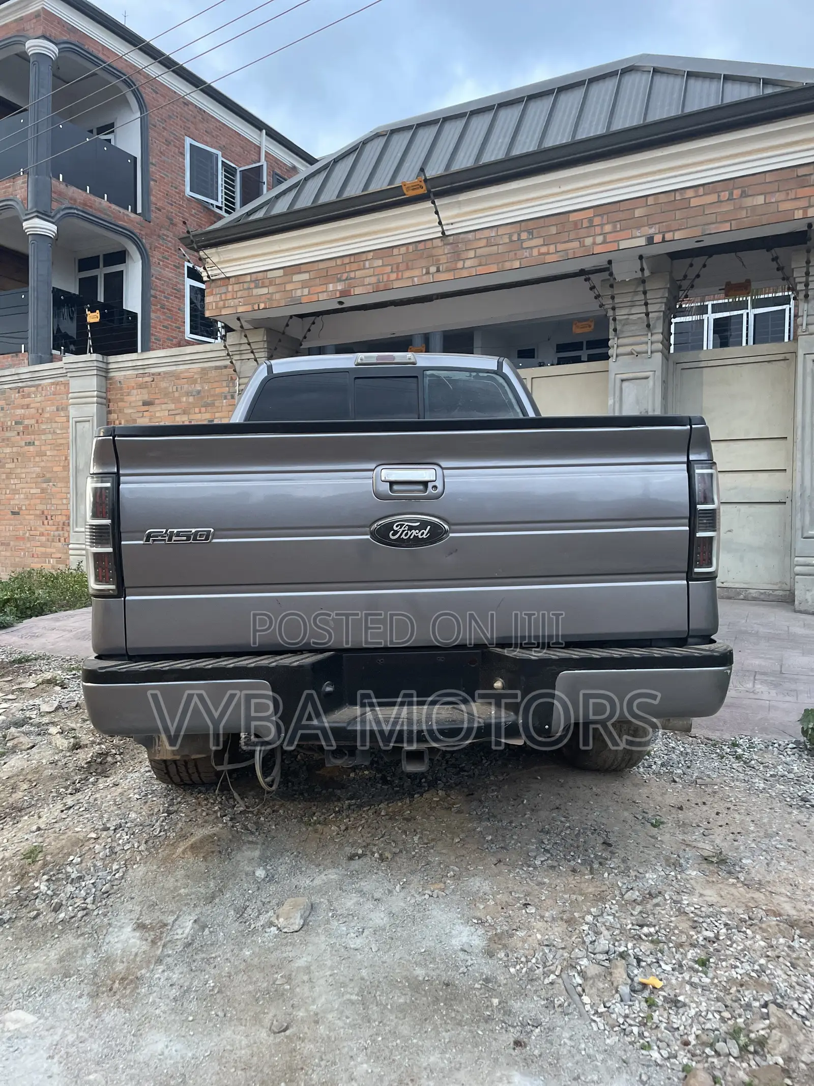 Ford F-150 Lariat 2012 Gray
