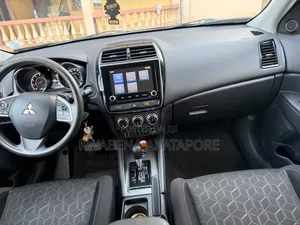 Mitsubishi Outlander 2022 Black