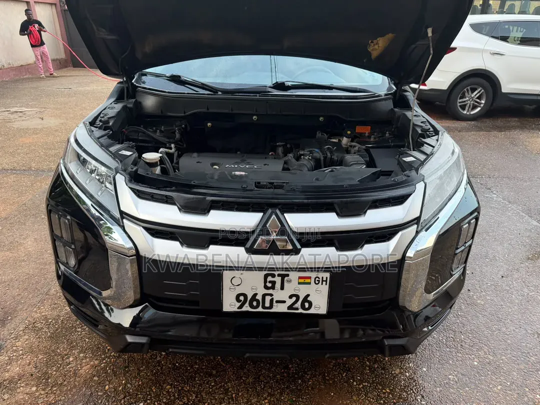 Mitsubishi Outlander 2022 Black