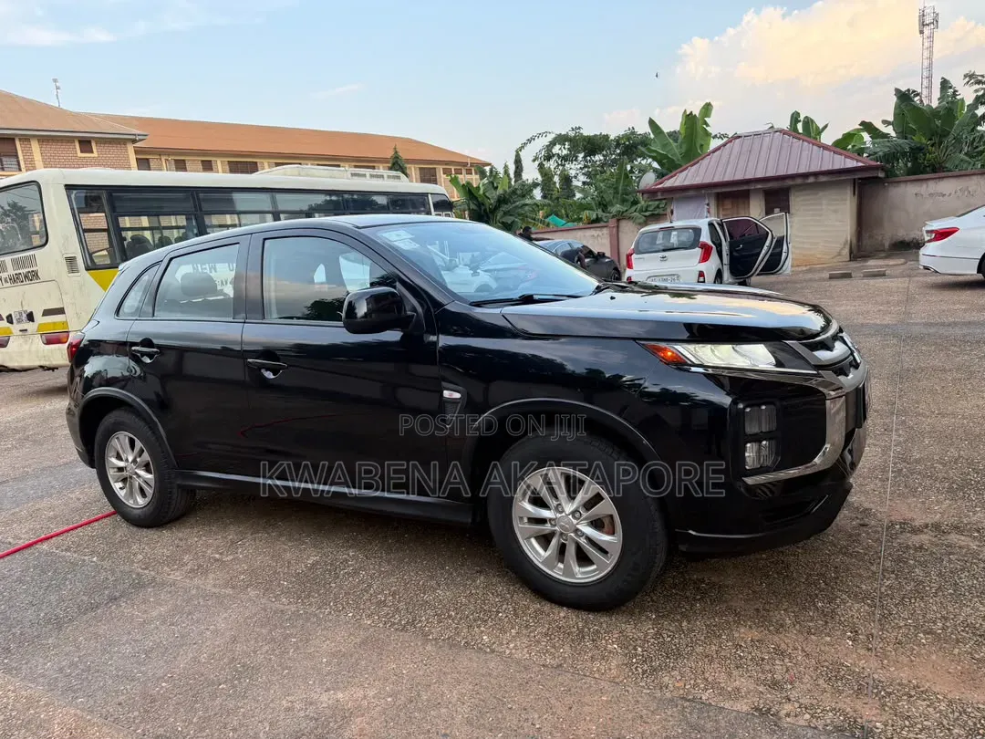Mitsubishi Outlander 2022 Black