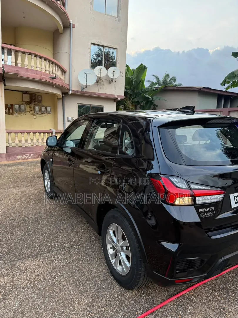 Mitsubishi Outlander 2022 Black