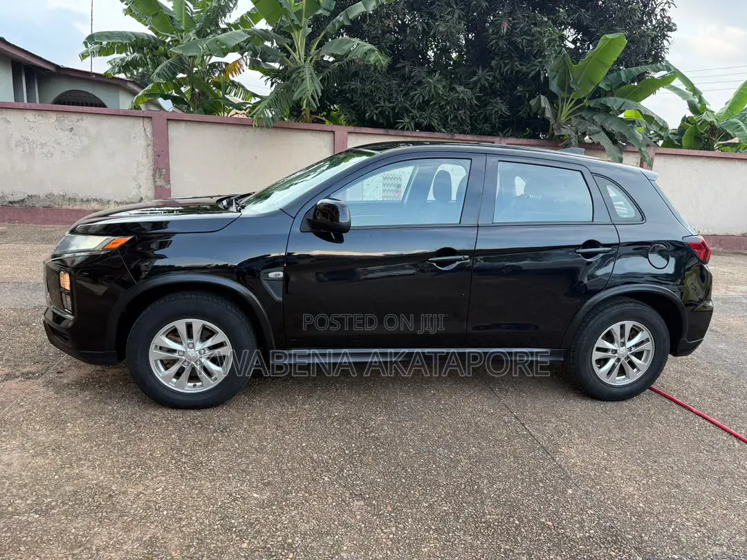 Mitsubishi Outlander 2022 Black