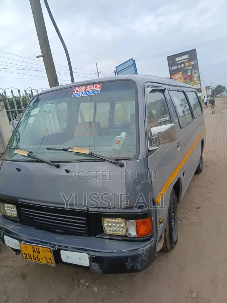 Nissan Caravan (Urvan) 2008 Grey
