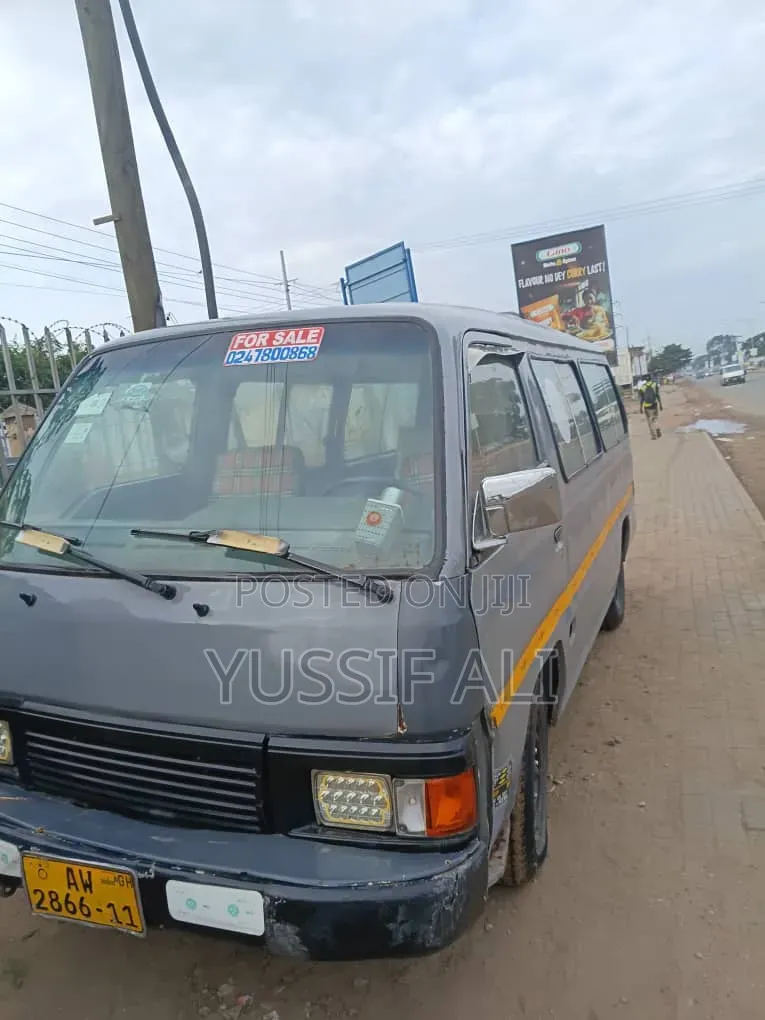 Nissan Caravan (Urvan) 2008 Grey