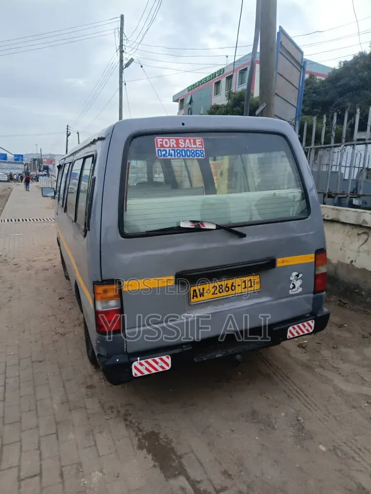 Nissan Caravan (Urvan) 2008 Grey