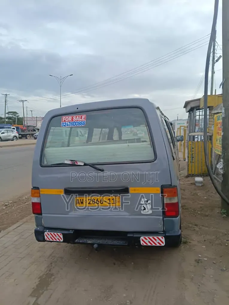 Nissan Caravan (Urvan) 2008 Grey