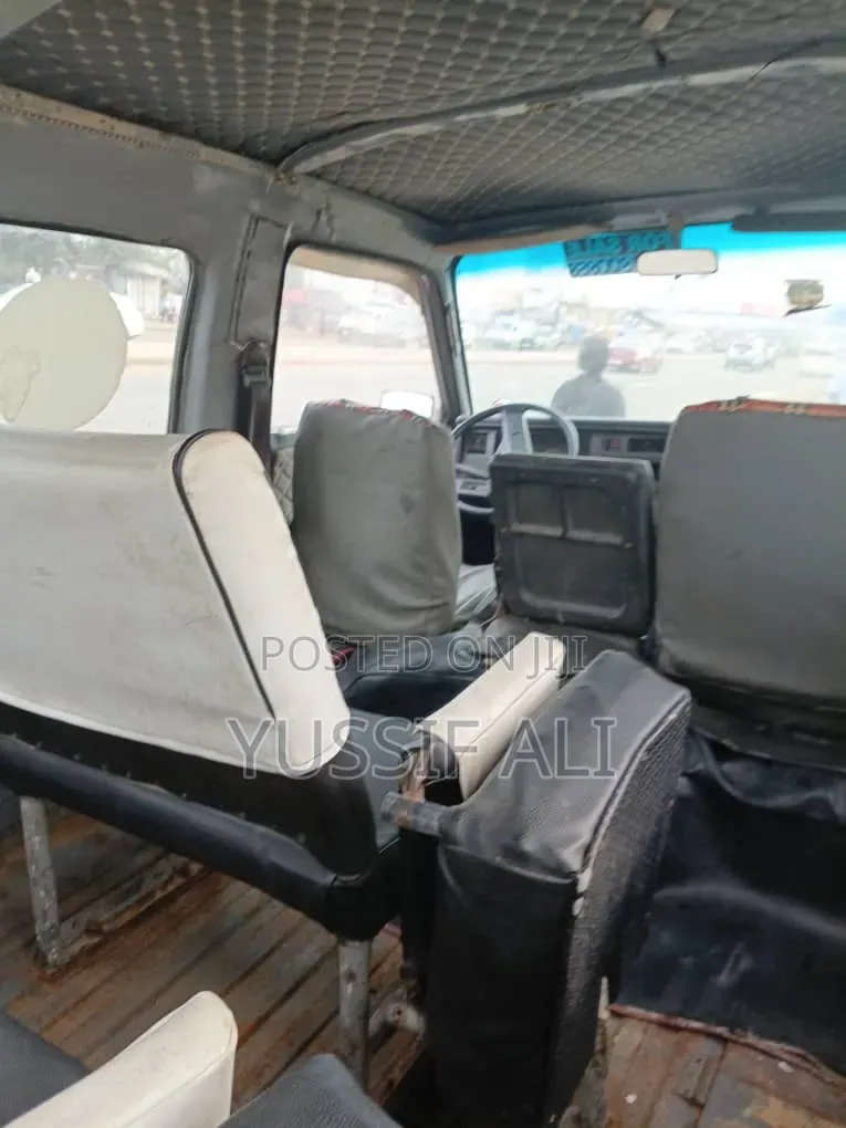 Nissan Caravan (Urvan) 2008 Grey