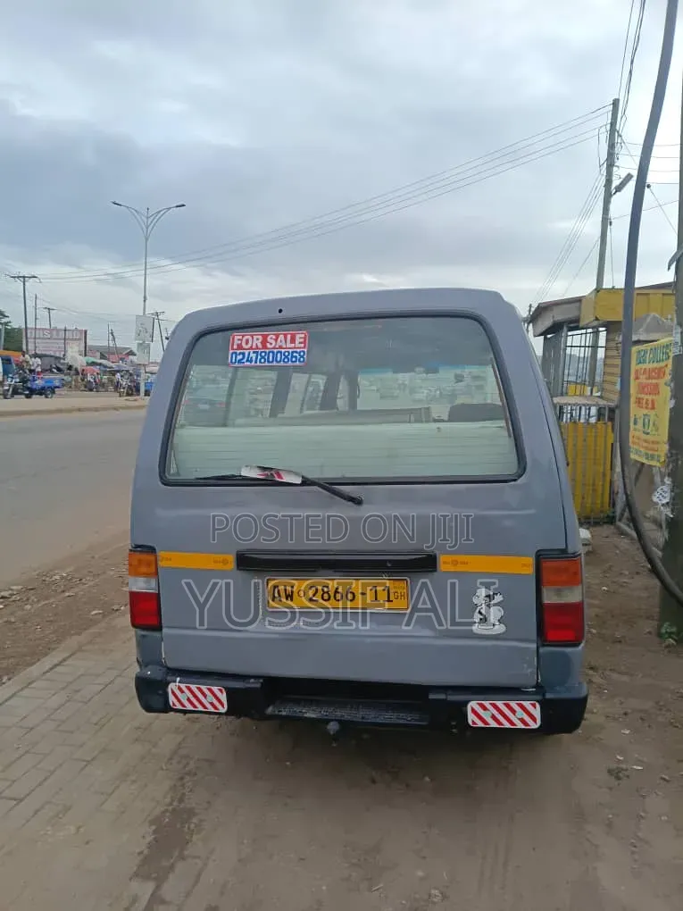 Nissan Caravan (Urvan) 2008 Grey
