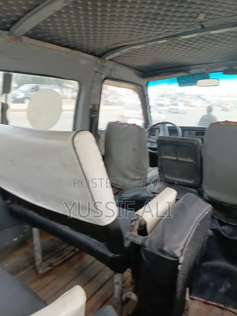 Nissan Caravan (Urvan) 2008 Grey