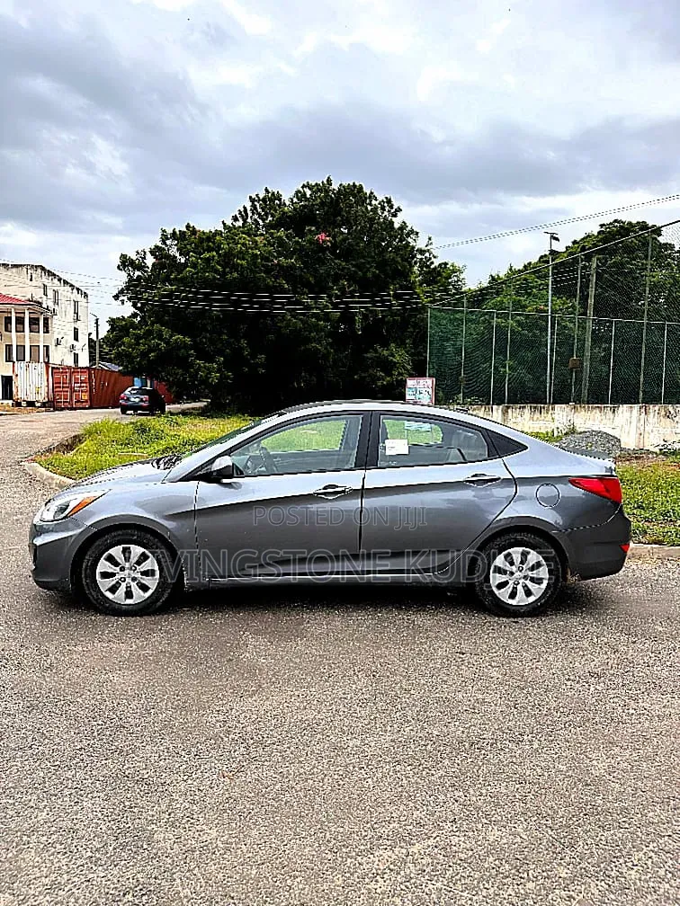 Hyundai Accent 2016 Silver