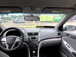 Hyundai Accent 2016 Silver