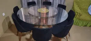 8 Seater Dining Table With Tempered Glass.