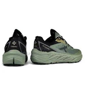 Columbia GORE-TEX Trail / Hiking Sneaker in Forest Green/Khaki