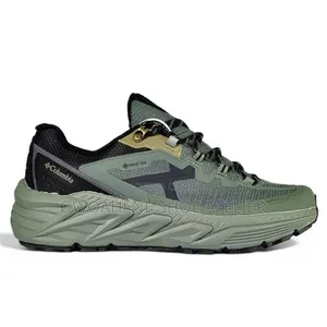 Columbia GORE-TEX Trail / Hiking Sneaker in Forest Green/Khaki
