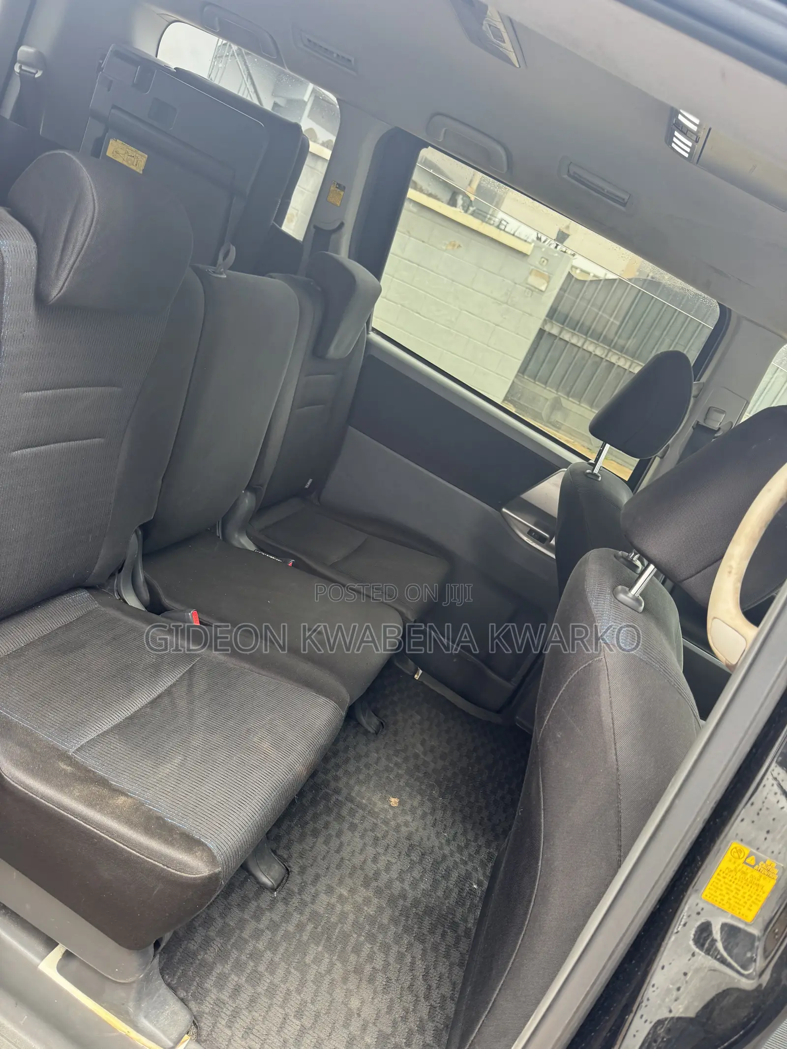 Toyota Voxy X 2WD 8-Seater 2010 Black