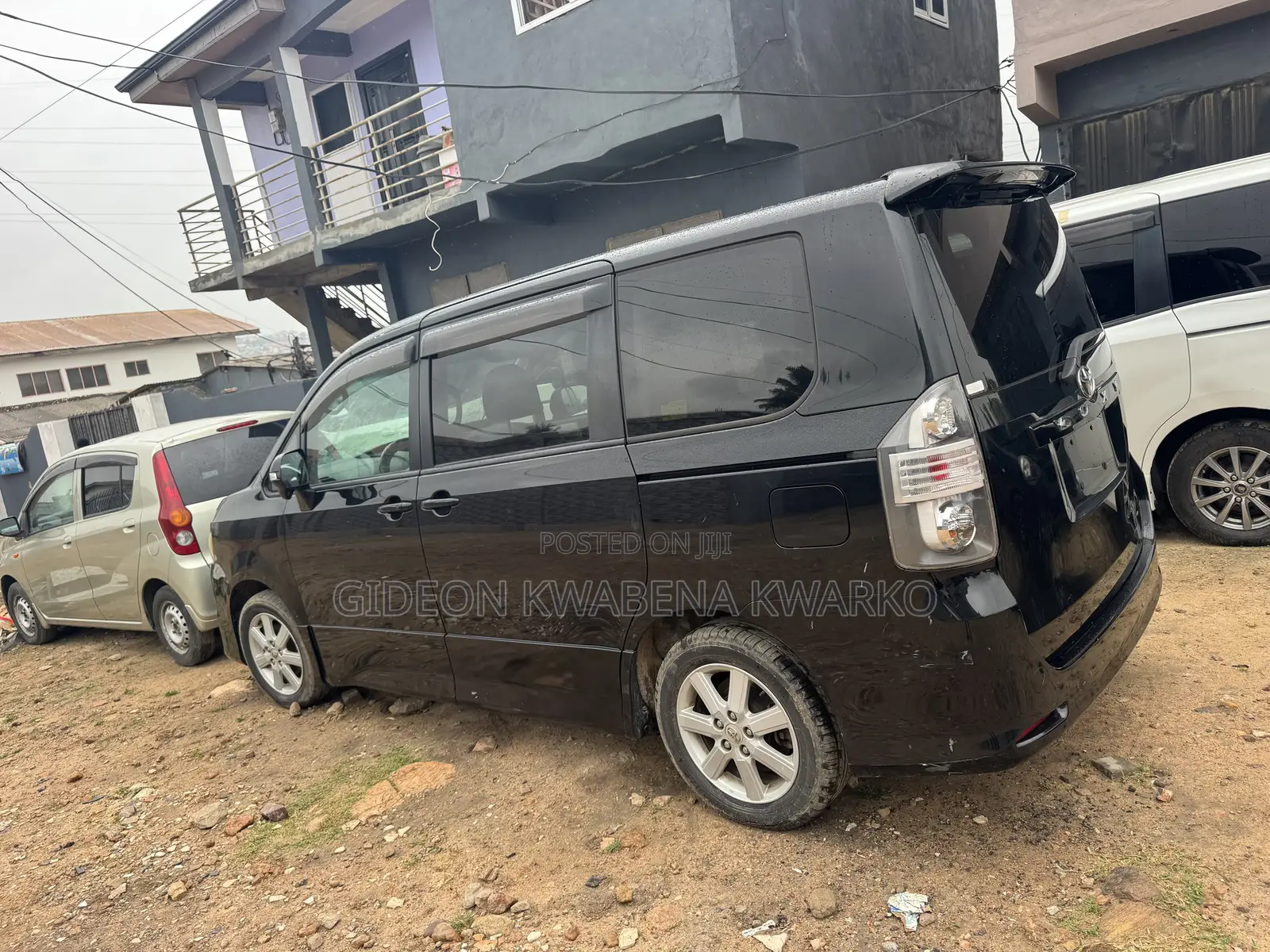 Toyota Voxy X 2WD 8-Seater 2010 Black