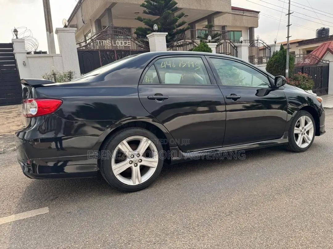Toyota Corolla S 4dr Sedan (1.8L 4cyl 4A) 2013 Black