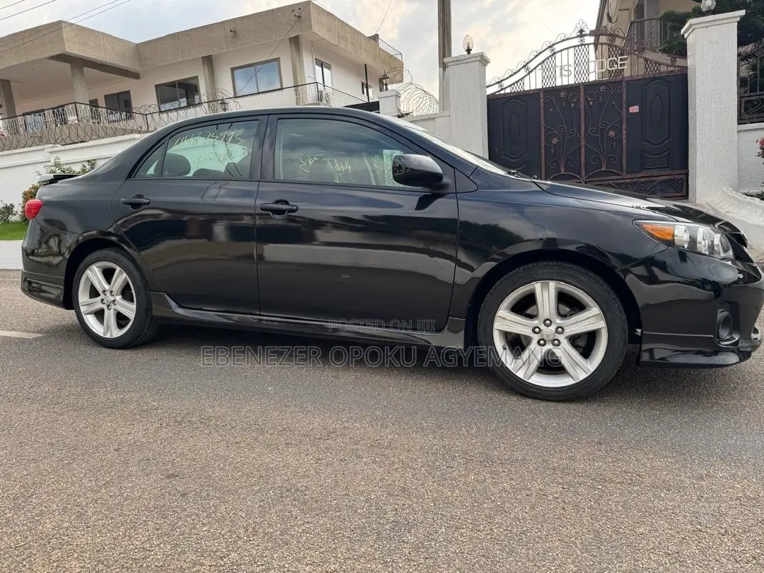 Toyota Corolla S 4dr Sedan (1.8L 4cyl 4A) 2013 Black