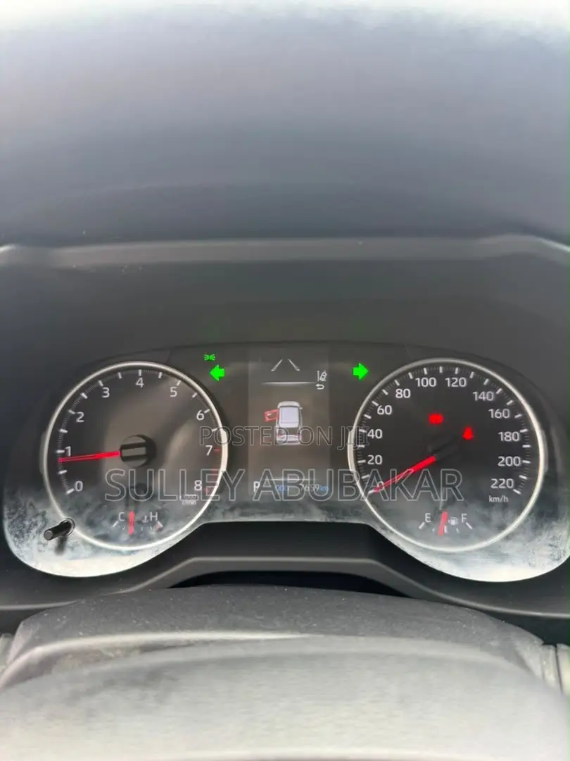 Toyota RAV4 XLE 2025 White