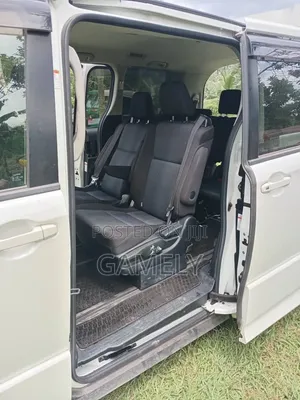 Toyota Voxy 2014 White