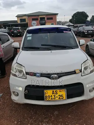 Toyota Sienta 2014 White