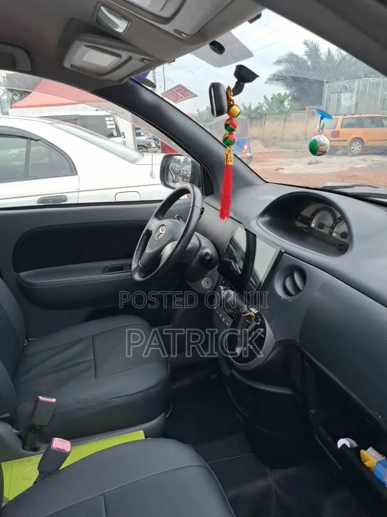 Toyota Sienta 2014 White